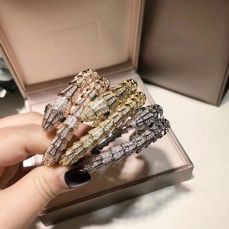 Conjunto de anillo y pulsera de serpiente con diamantes y microconjunto chapado en oro de latón