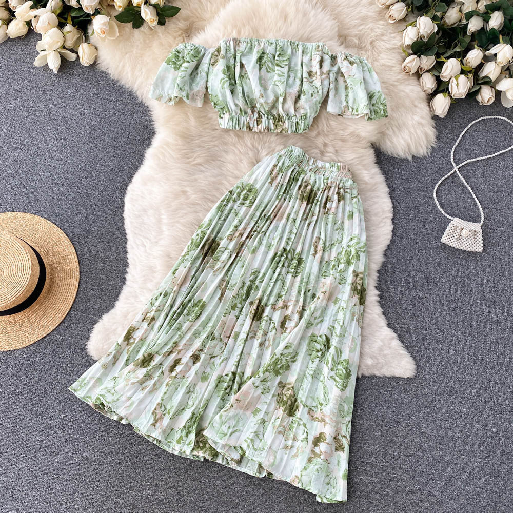 Women's Vacation Style Design Off-shoulder Short-sleeved Tube Top Pleated Skirt Two-piece Set