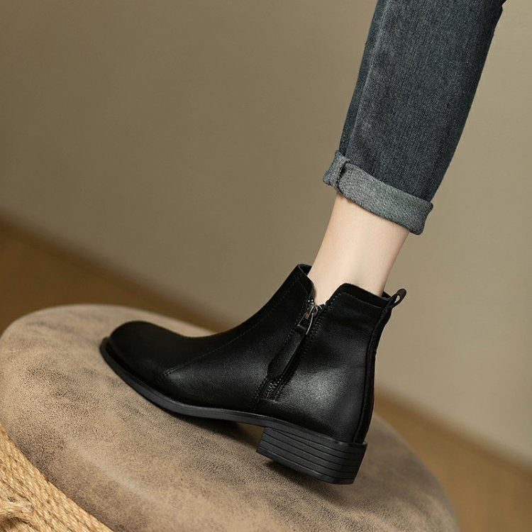 Botas cortas británicas de cuero suave con punta redonda y cremallera lateral