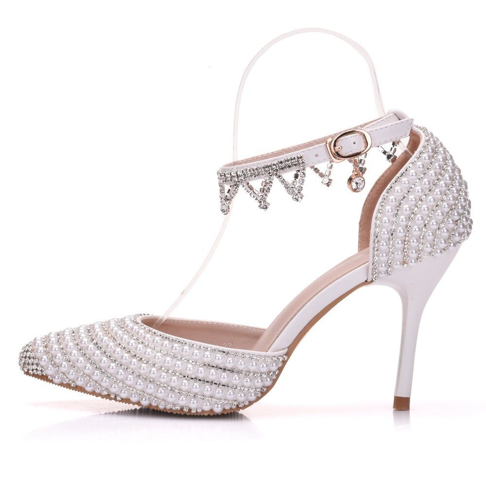 Zapatos de tacón alto con punta en punta y tacón de aguja con tiras de diamantes de imitación