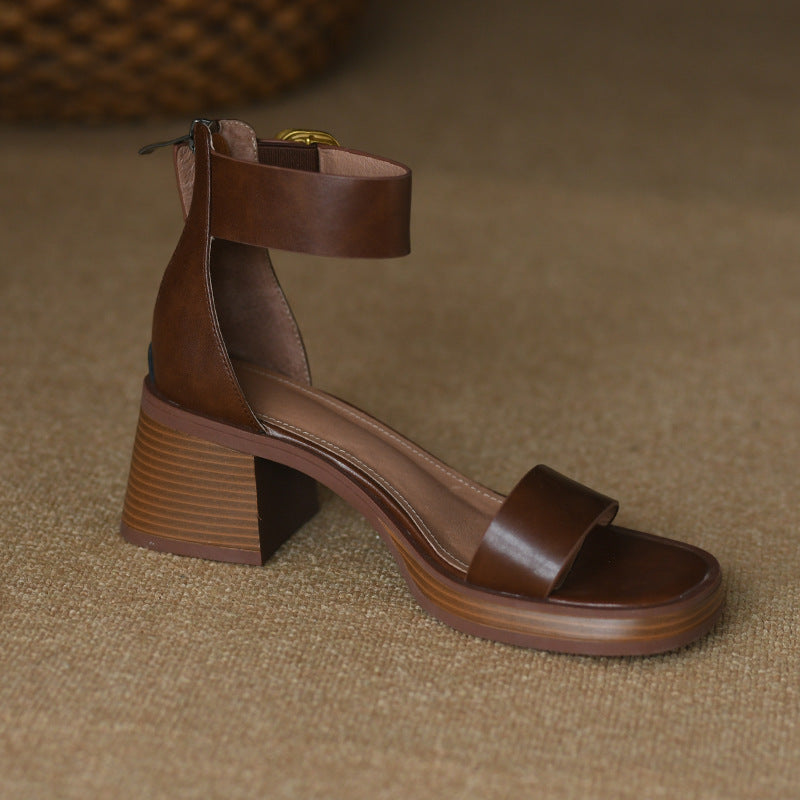 Sandalias de tiras estilo británico retro con tacón grueso