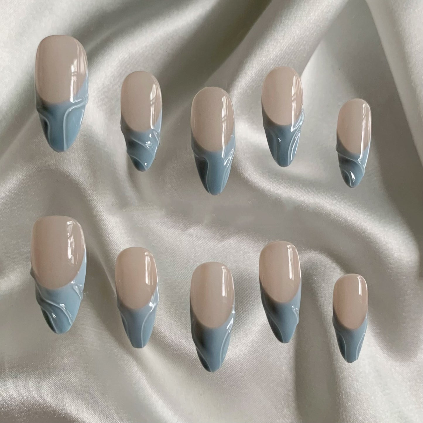 Parche de uñas azul hecho a mano
