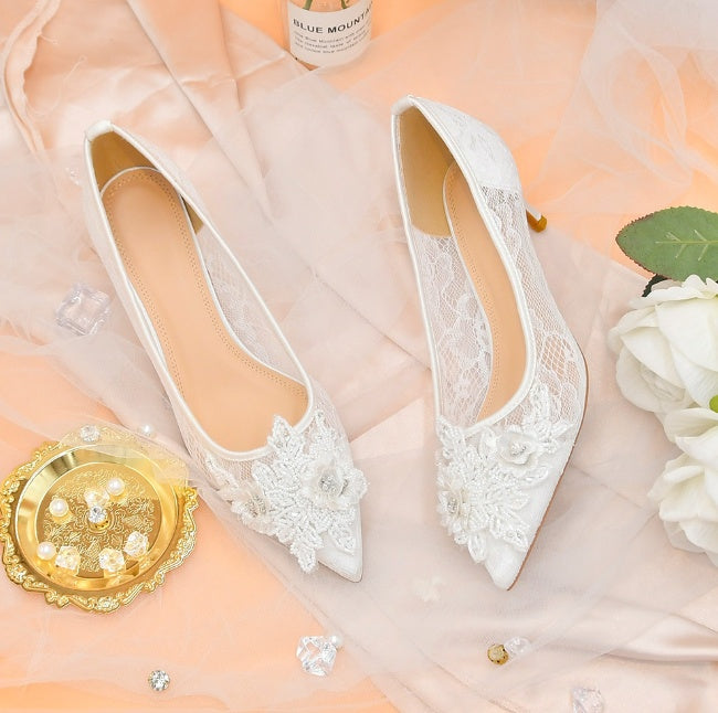 White Lace Flower Bride's Wedding Shoes