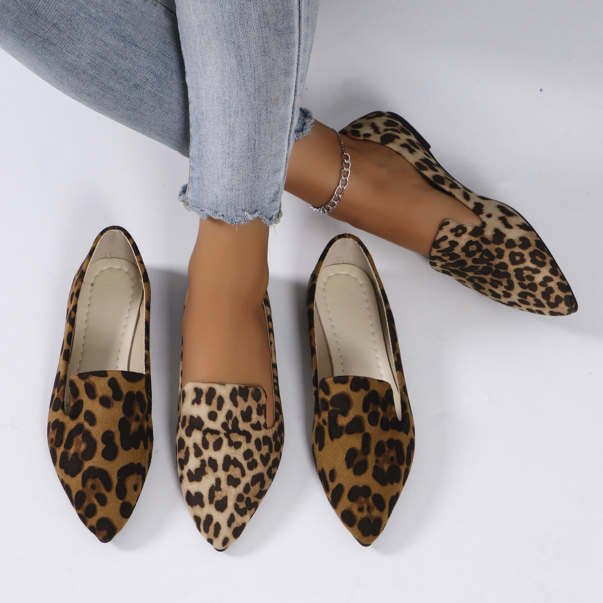 Zapatos planos con punta y boca baja con estampado de leopardo, informales