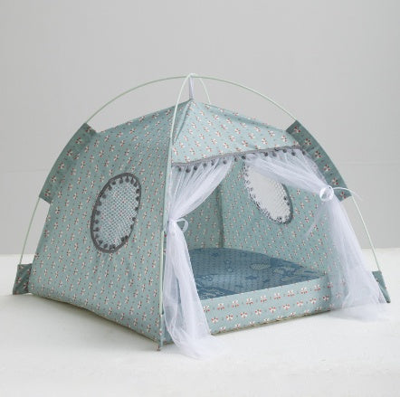 Cama para mascotas cerrada en casa