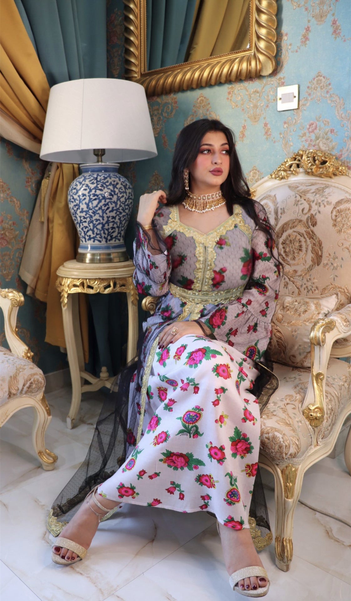 Robe en maille de dentelle brodée imprimée de style ethnique du Moyen-Orient à Dubaï