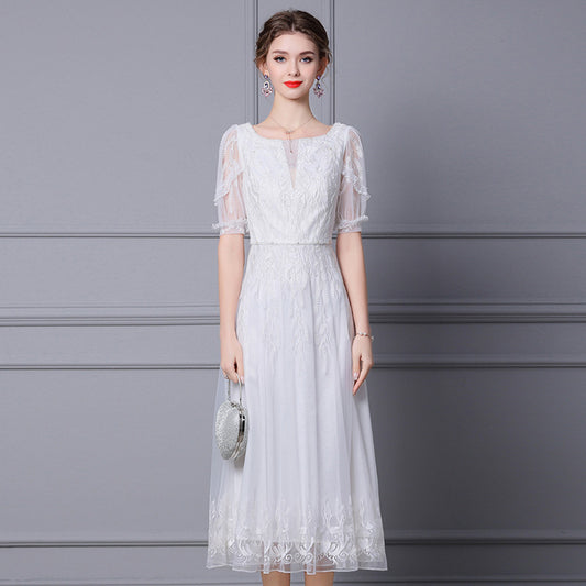 Robe longue brodée de perles de haute qualité