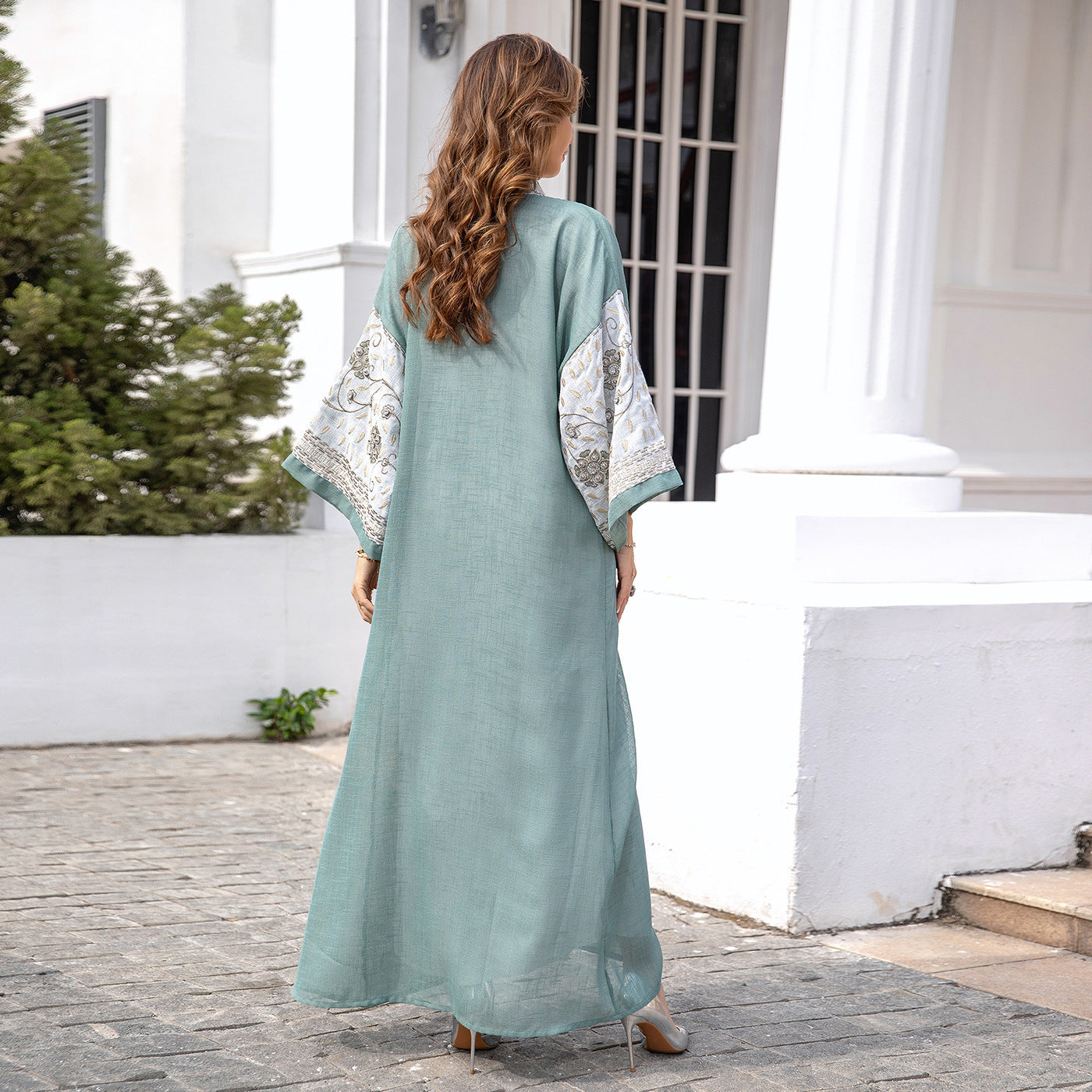 Robe musulmane brodée pour femme, commerce extérieur du Moyen-Orient