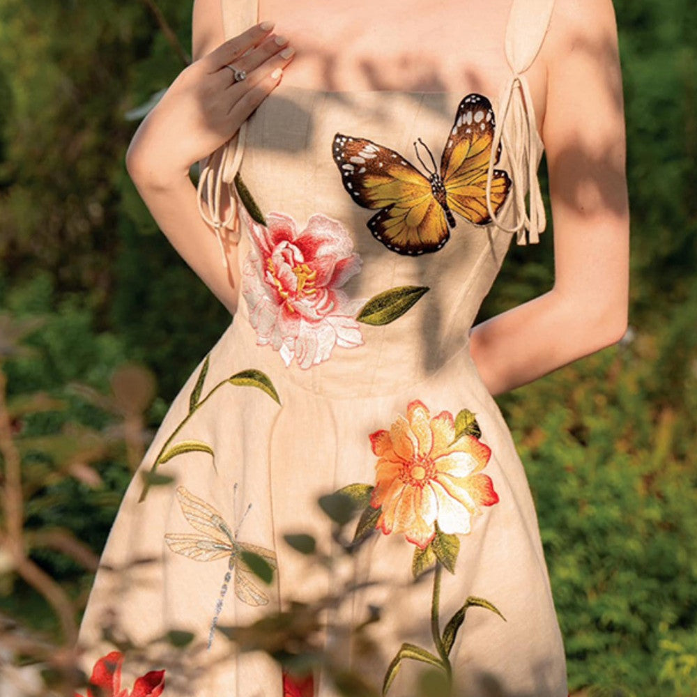 Robe à bretelles vintage à fleurs élégante