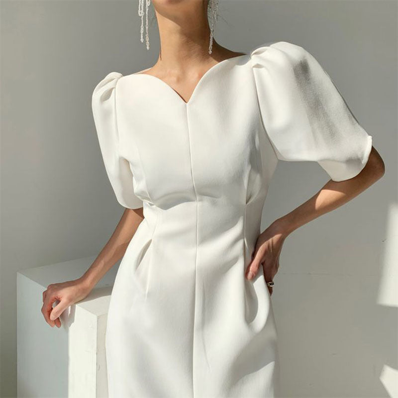 Robe longue style court à col en V et taille plissée