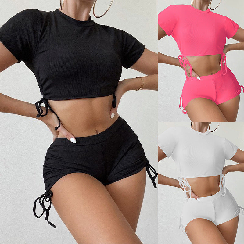 Traje de baño conservador de manga corta con cordones y abertura para mujer