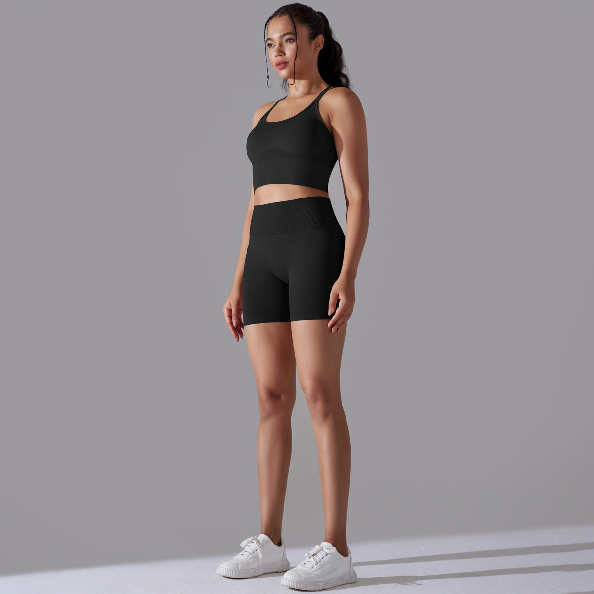 Traje de yoga ajustado deportivo de alta elasticidad con espalda de belleza de color sólido de punto sin costuras