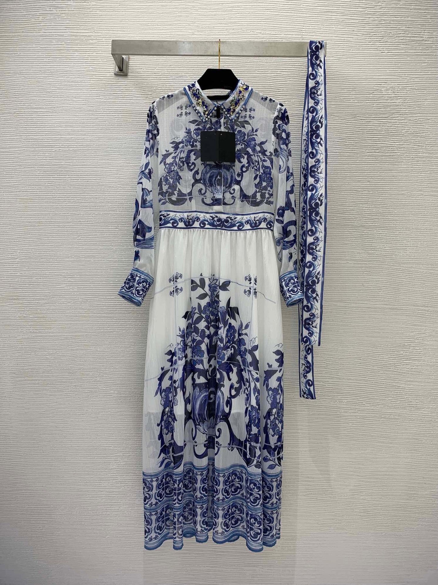 Blue And White Porcelain Printed Long Sleeve Big Hem Waist Slimming Dress