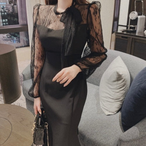 Robe fourreau amincissante en patchwork de mailles rubanées à taille haute