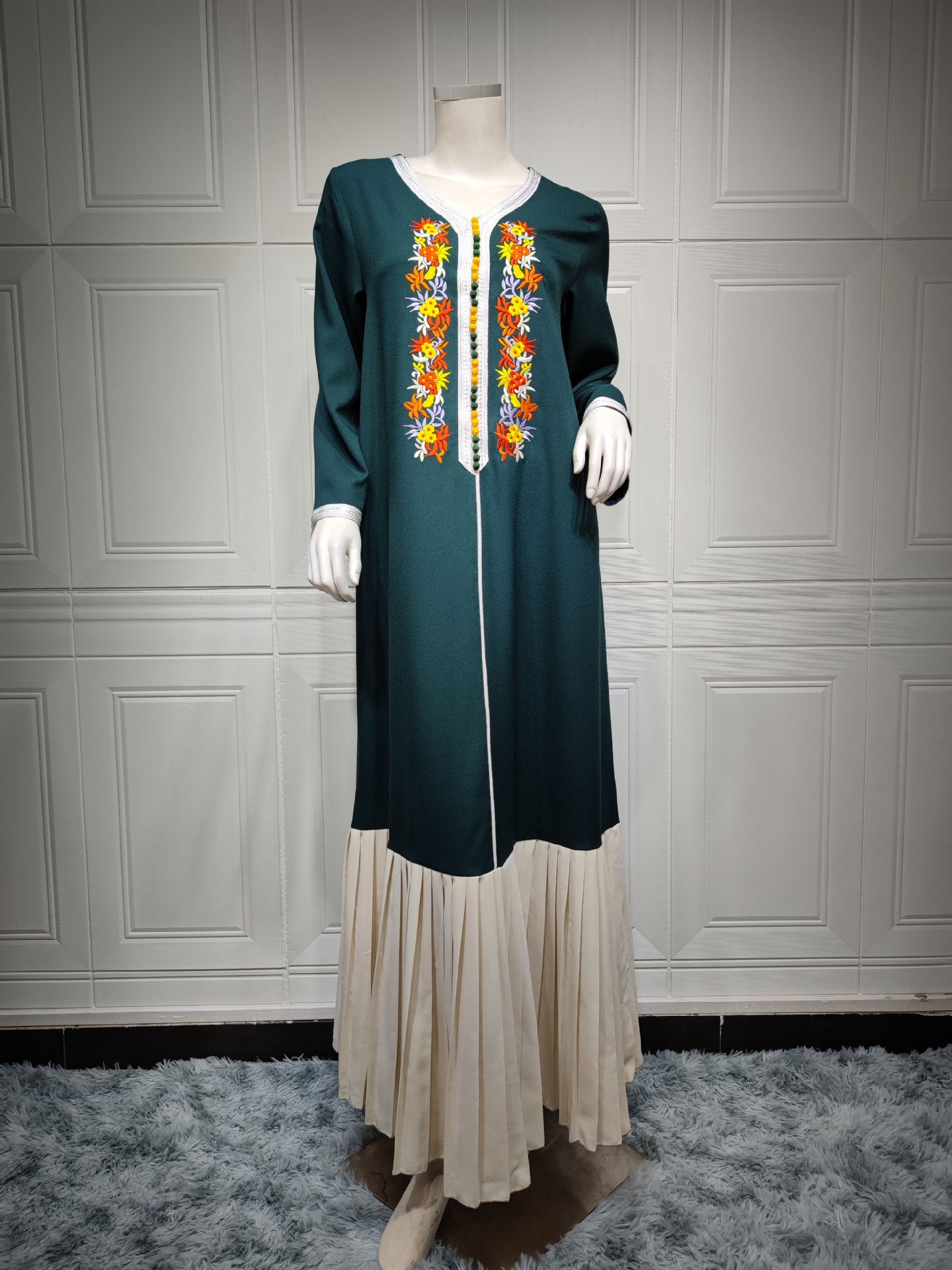 Robe en mousseline de soie brodée quatre saisons
