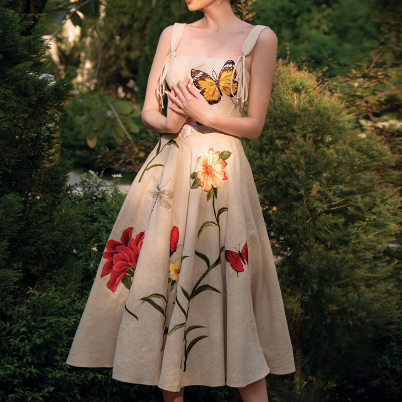 Robe à bretelles vintage à fleurs élégante