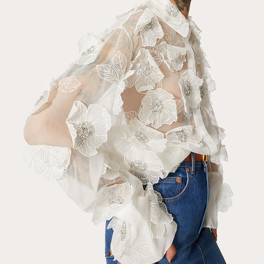 Camisa de moda con cuello de polo, industria pesada, bordado de organza, flores tridimensionales, costura de lentejuelas, sentido del diseño