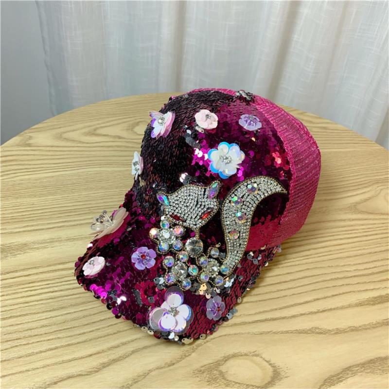 Sombrero de verano con flores de zorro y diamantes de imitación