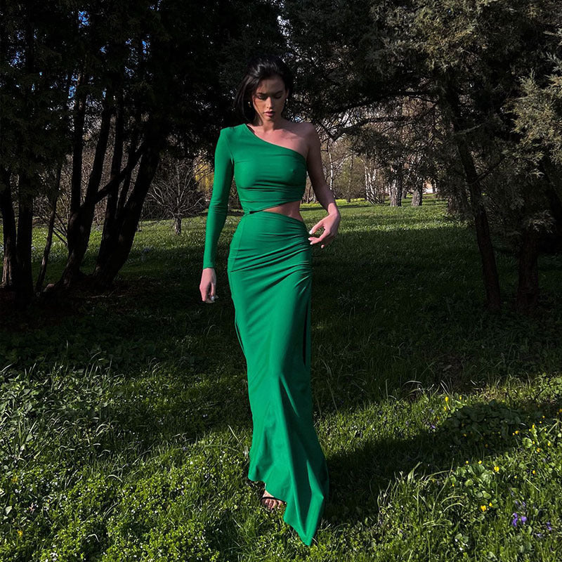 Robe fendue sexy à épaules obliques et plissée