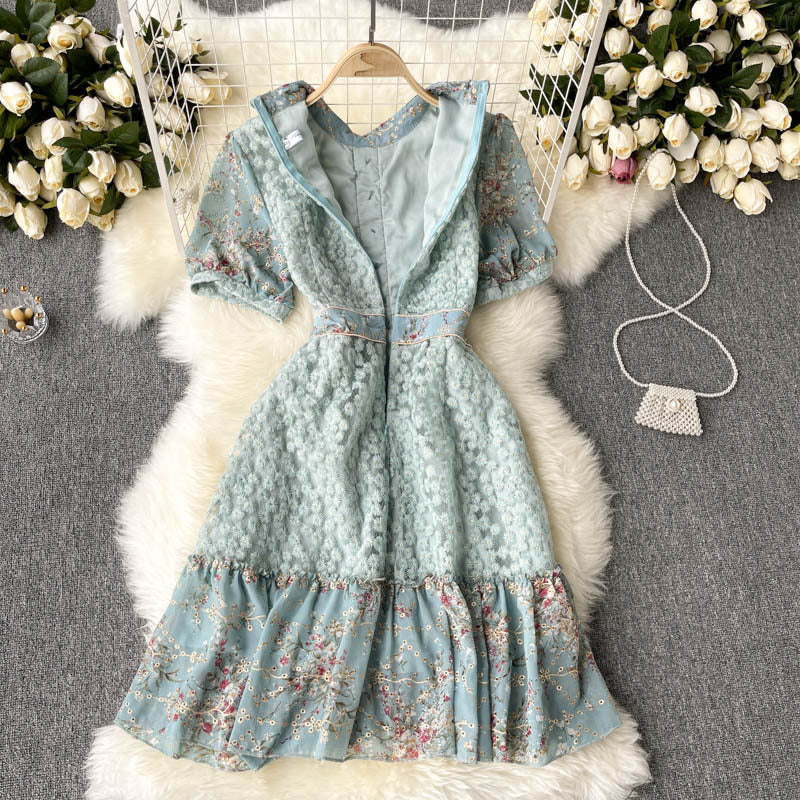 Robe légère et luxueuse pour femme, manches bouffantes, jupe courte à volants, effet rajeunissant