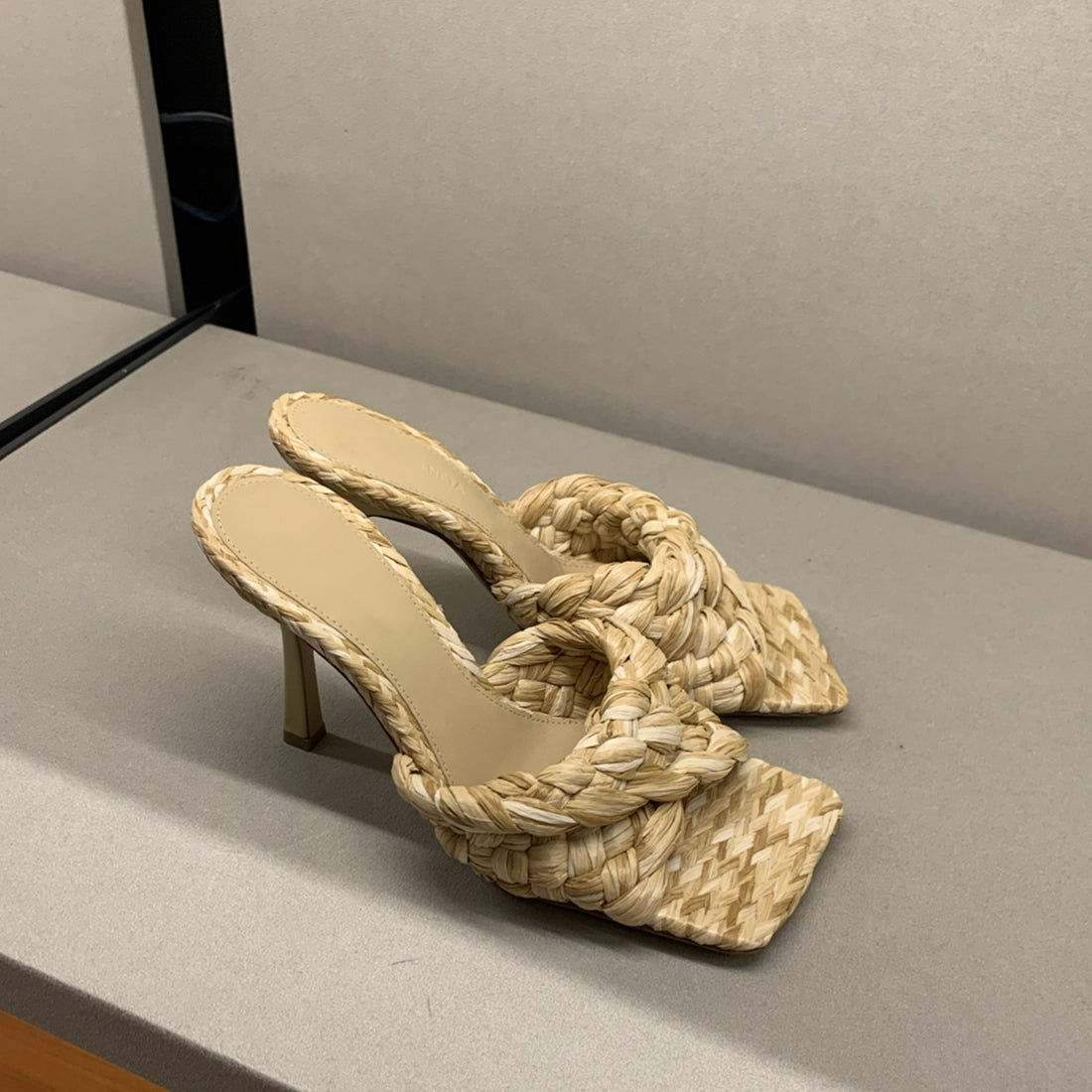 Nouveaux vêtements d'extérieur tissés à talons hauts pour femmes