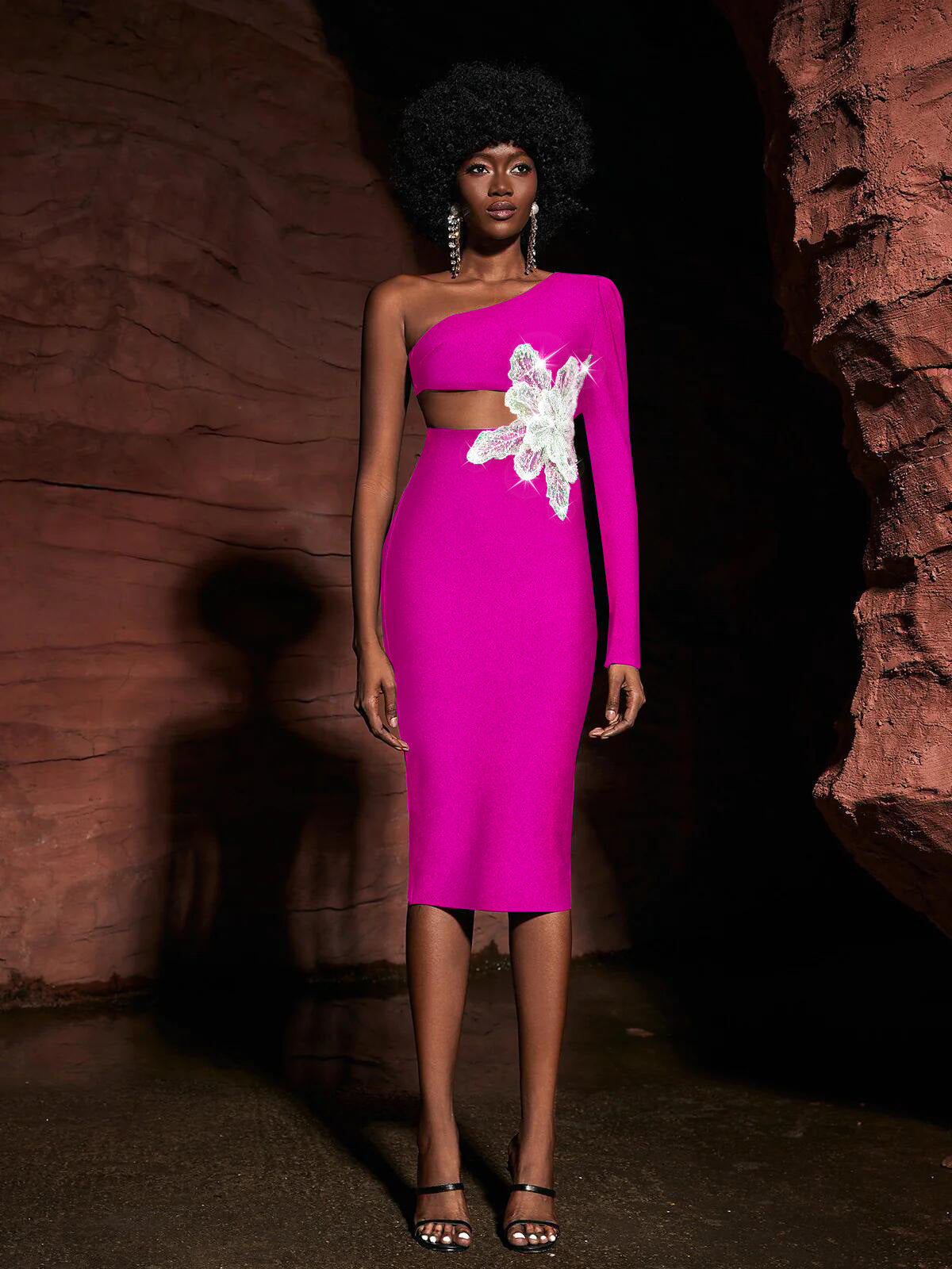 Vestido ajustado con decoración de flores y diseño de diosa de los sentidos elevados