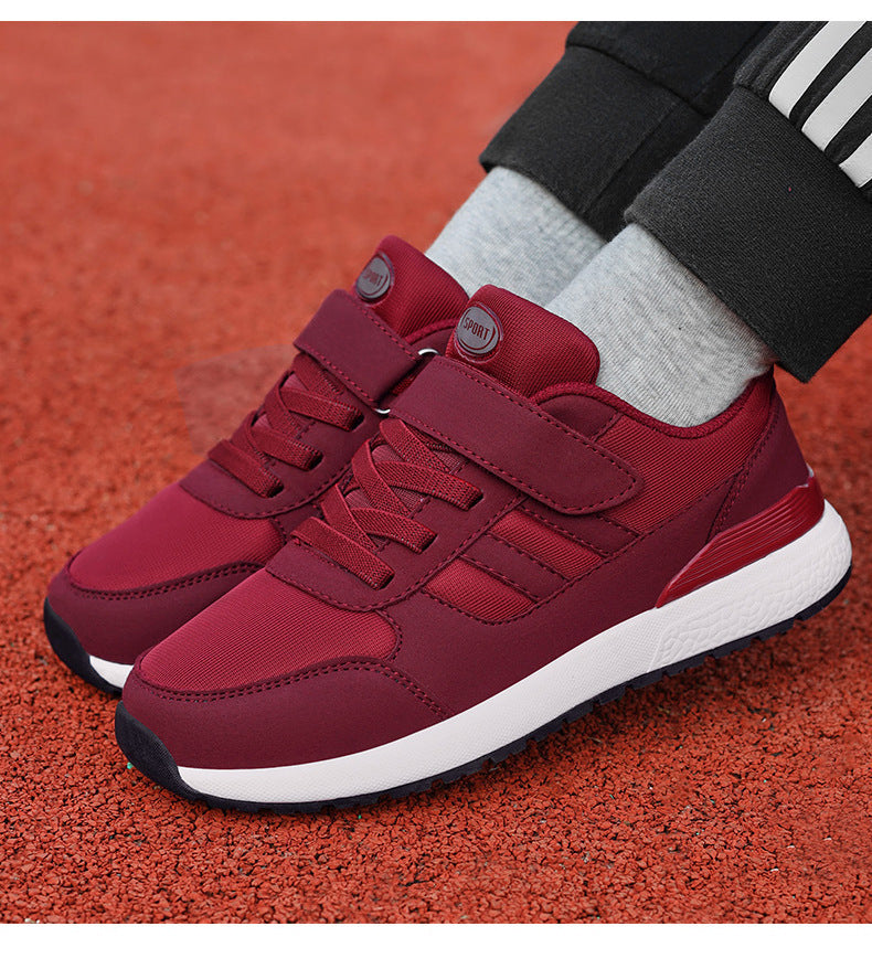 Zapatillas De Deporte De Mediana Edad Y Ancianos Pareja Casual De Fondo Suave
