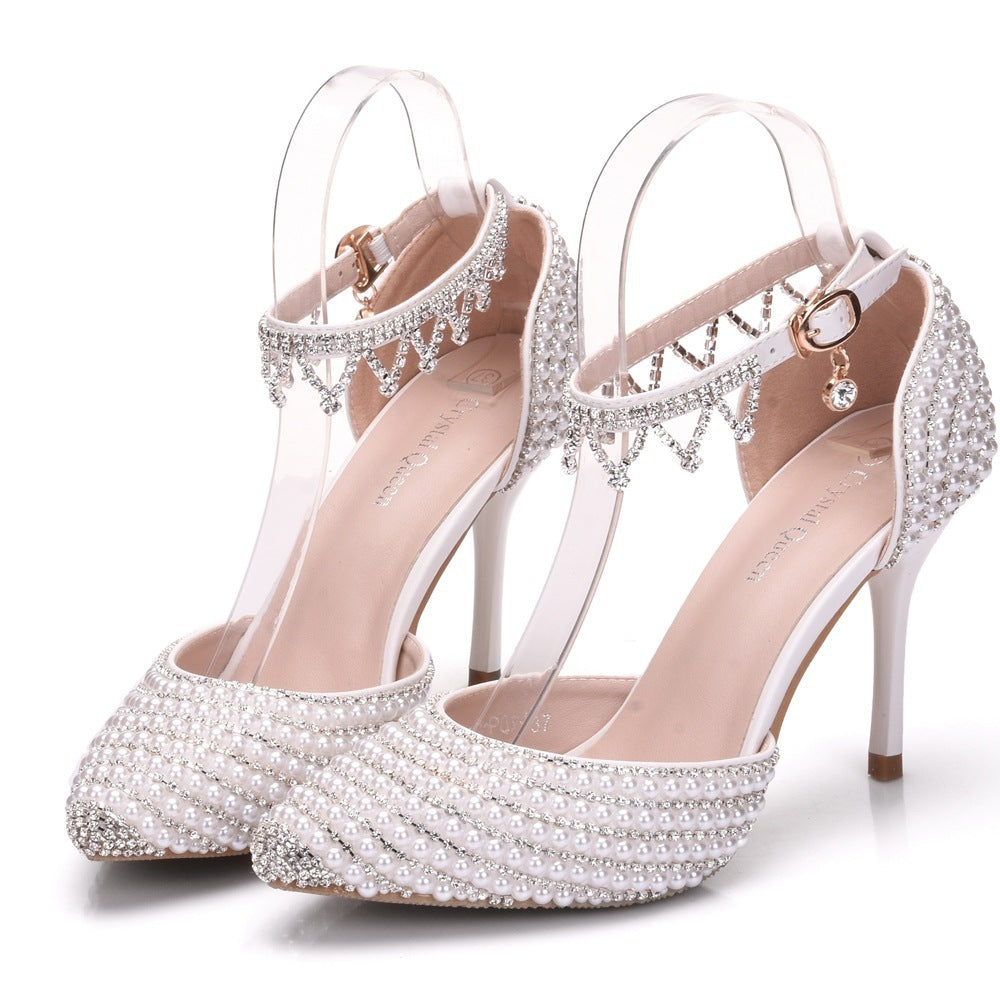 Zapatos de tacón alto con punta en punta y tacón de aguja con tiras de diamantes de imitación