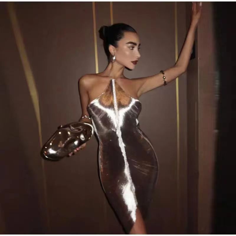 Robe dos nu à pompons tendance