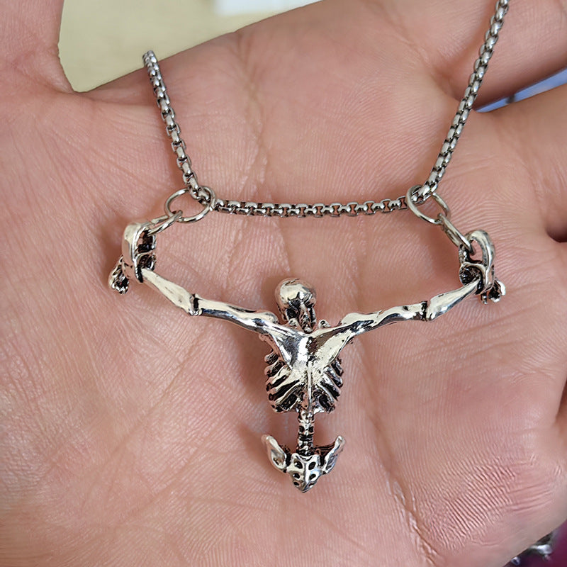 Collier pendentif tête de mort Halloween style rétro punk