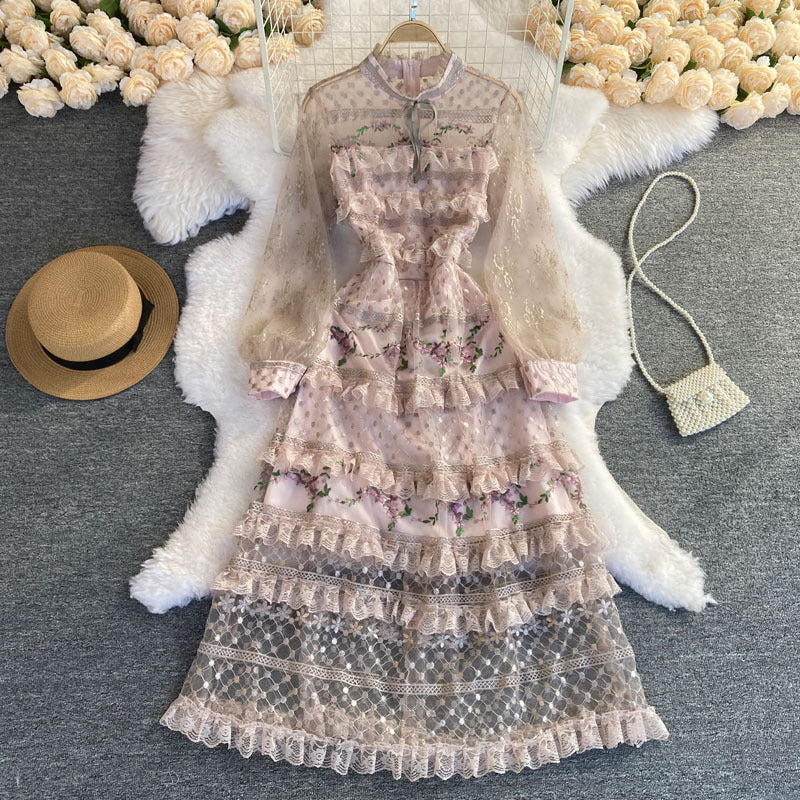Robe élégante et raffinée en dentelle brodée
