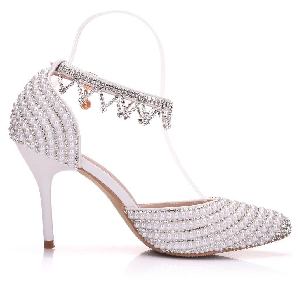 Zapatos de tacón alto con punta en punta y tacón de aguja con tiras de diamantes de imitación