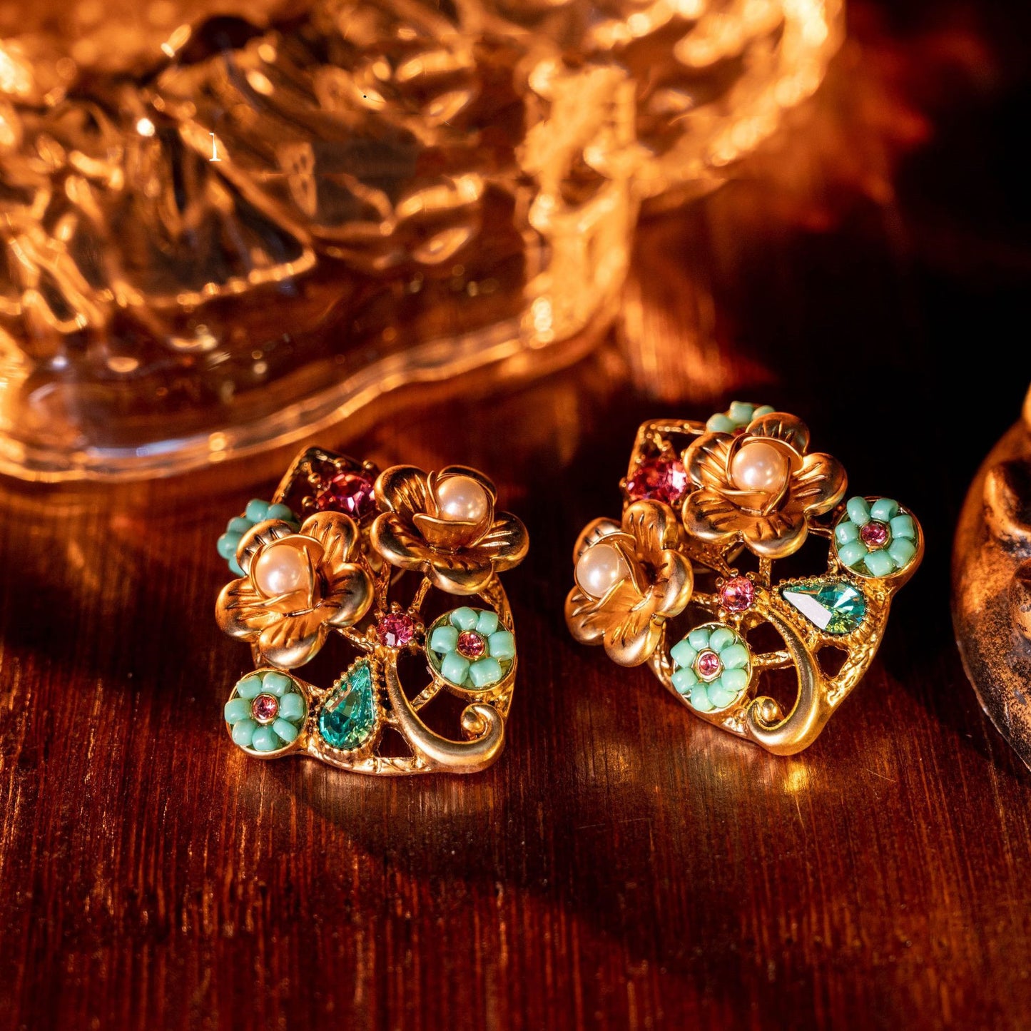 Hermoso collar, pulsera y pendientes con clip con incrustaciones de perlas vintage