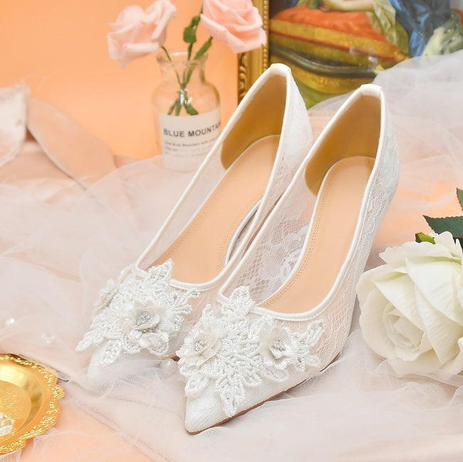 White Lace Flower Bride's Wedding Shoes