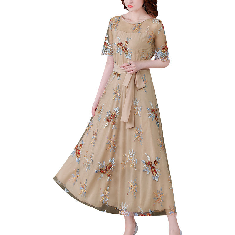 Robe mi-longue fleurie en filet pour femme