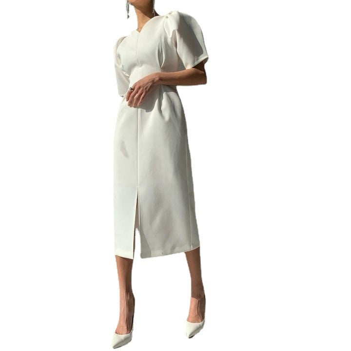 Robe longue style court à col en V et taille plissée