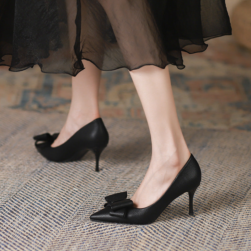 Zapatos de moda con tacón de aguja puntiagudo y lazo poco profundo