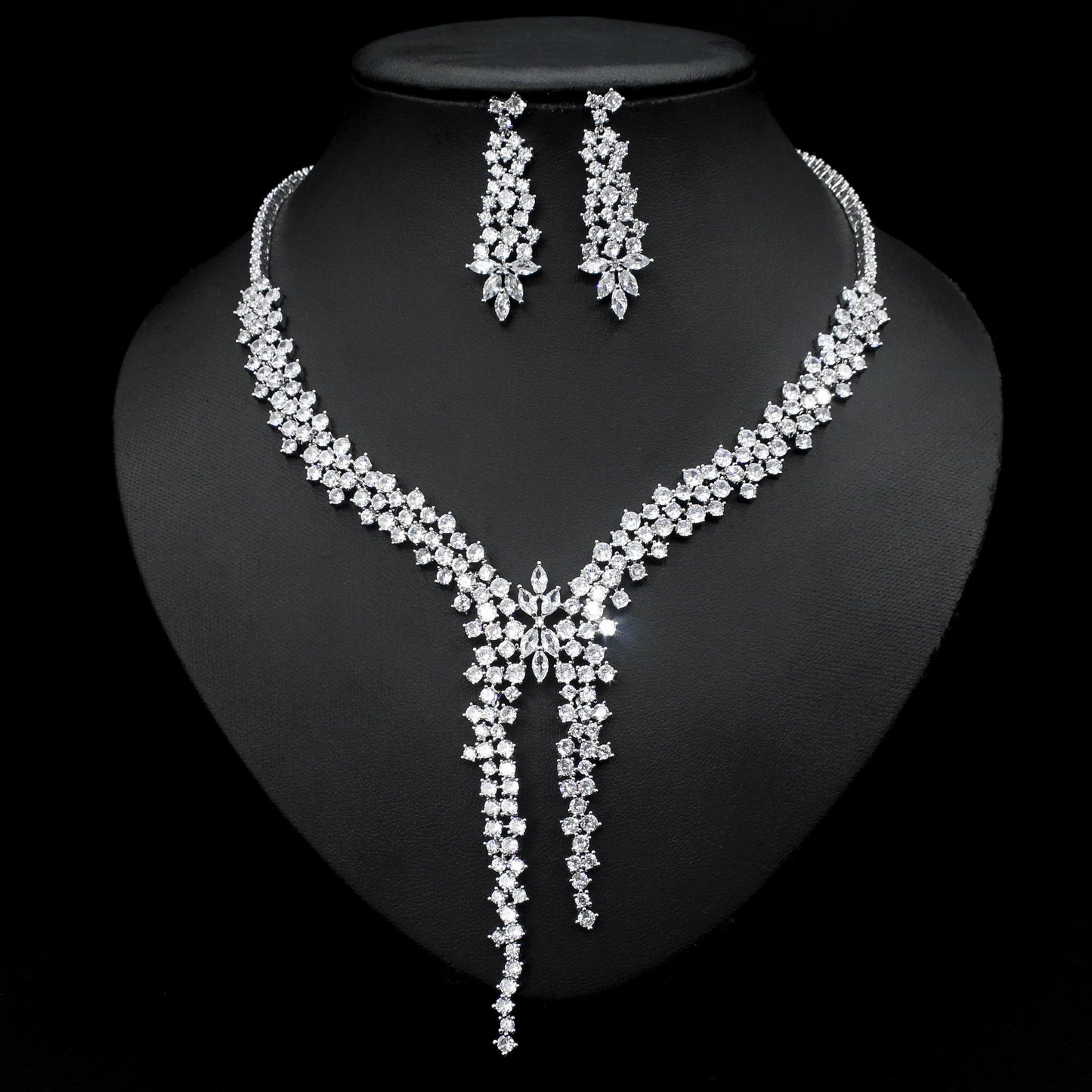 Conjunto de joyas de boda con collar y pendientes de circonitas