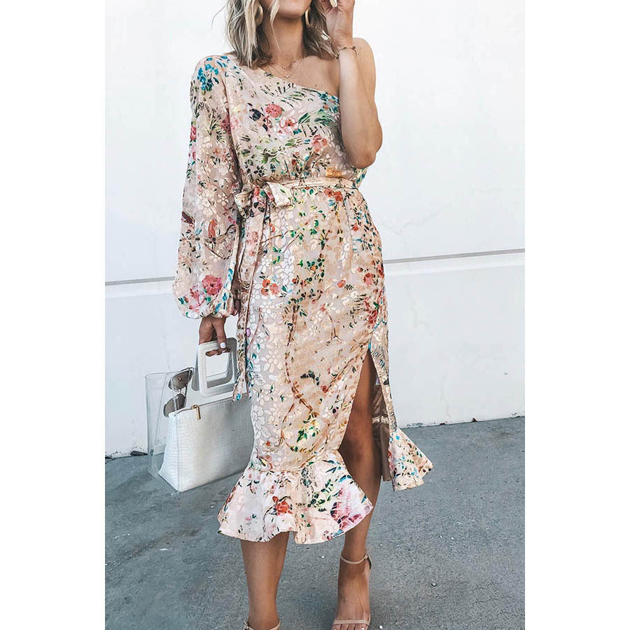Vestido dividido con hombros inclinados a la moda para mujer