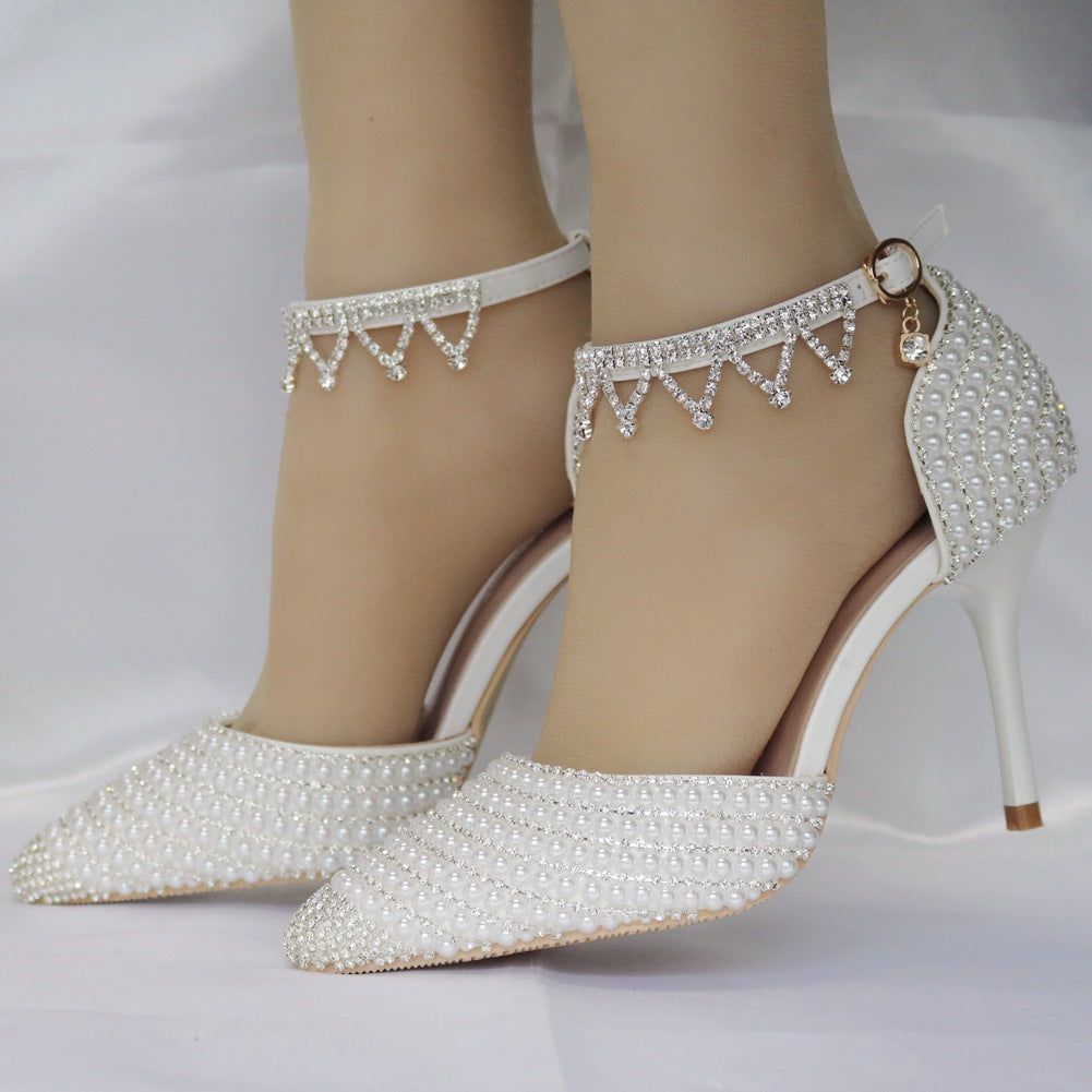Zapatos de tacón alto con punta en punta y tacón de aguja con tiras de diamantes de imitación