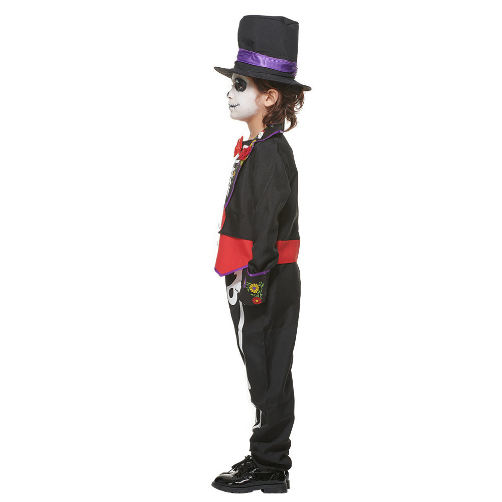 Fête costumée pour petit garçon du Jour des Morts