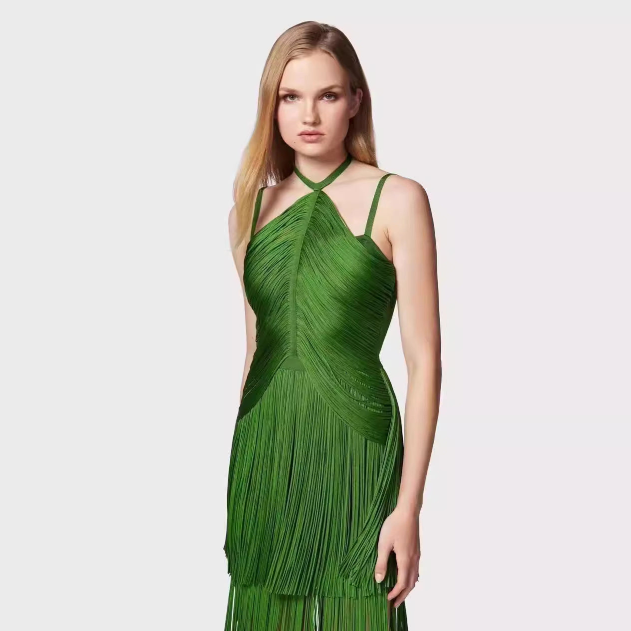 Robe de soirée verte à bretelles spaghetti et pompons