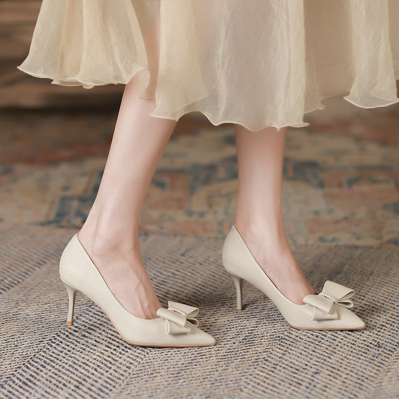Zapatos de moda con tacón de aguja puntiagudo y lazo poco profundo