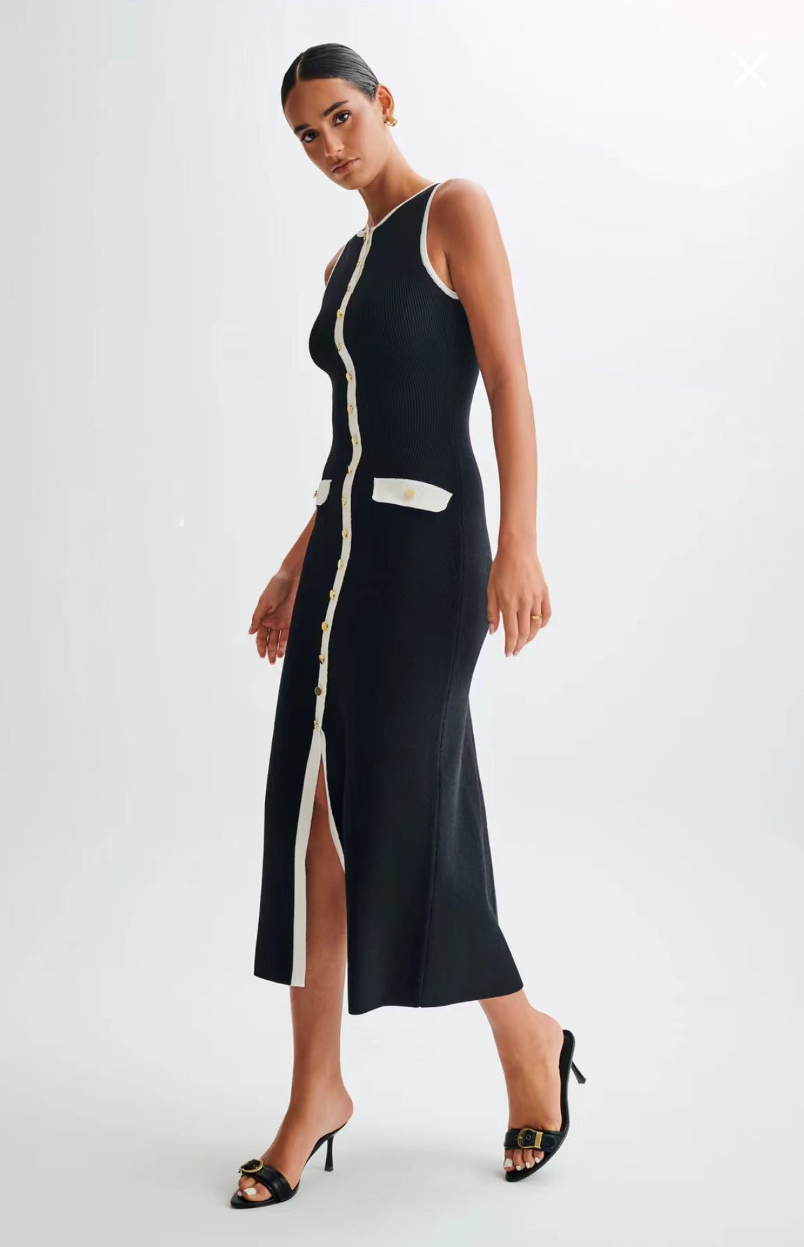 Robe élégante en laine noire pour femme