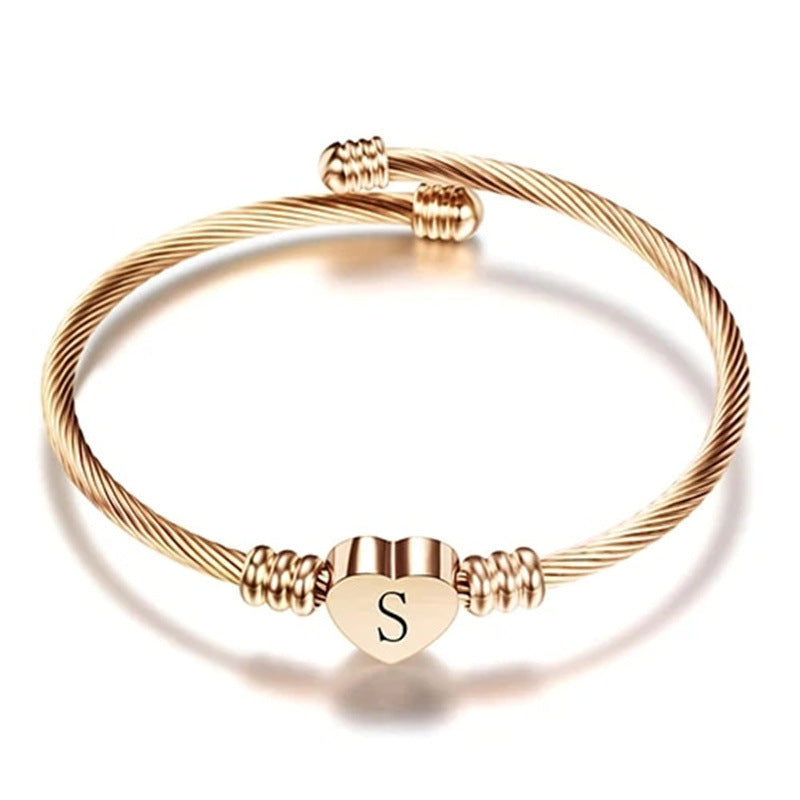 Bracelet simple en acier inoxydable avec 26 lettres « Amour »