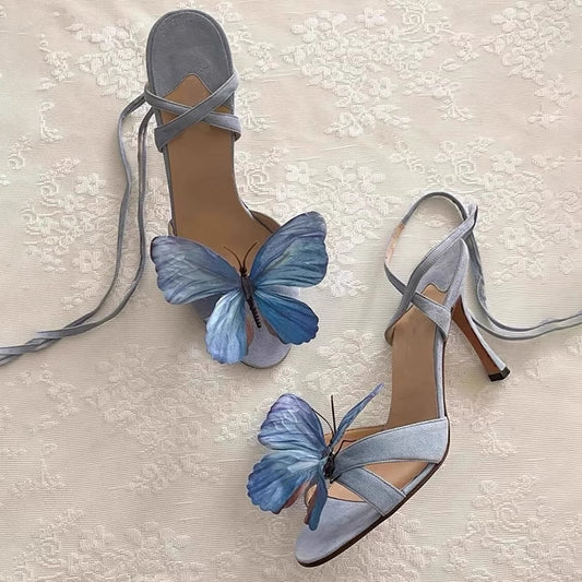 Sandales à talons hauts en cuir véritable avec brides croisées et motif féerique et papillon