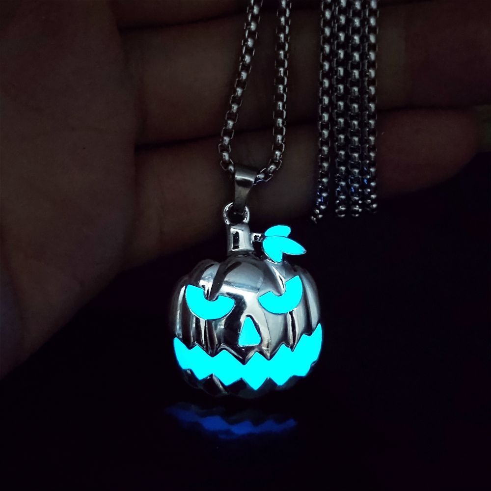Collier pendentif citrouille lumineux avec accessoires pour le festival des fantômes d'Halloween