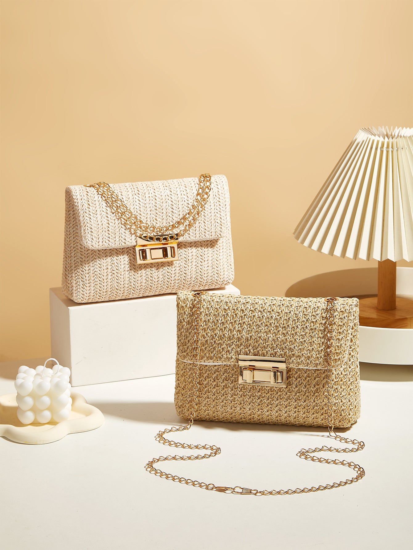 Sac carré simple fermé en paille pour femme