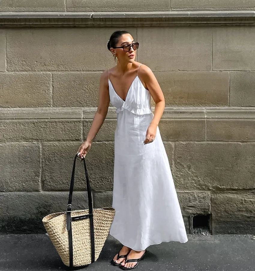 Summer Chic: The White Dresses Dominating Vacation 2025
