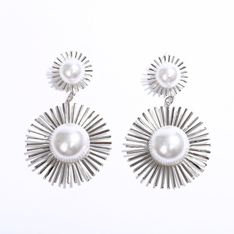 Pearl Metal Cutout Flower Earrings